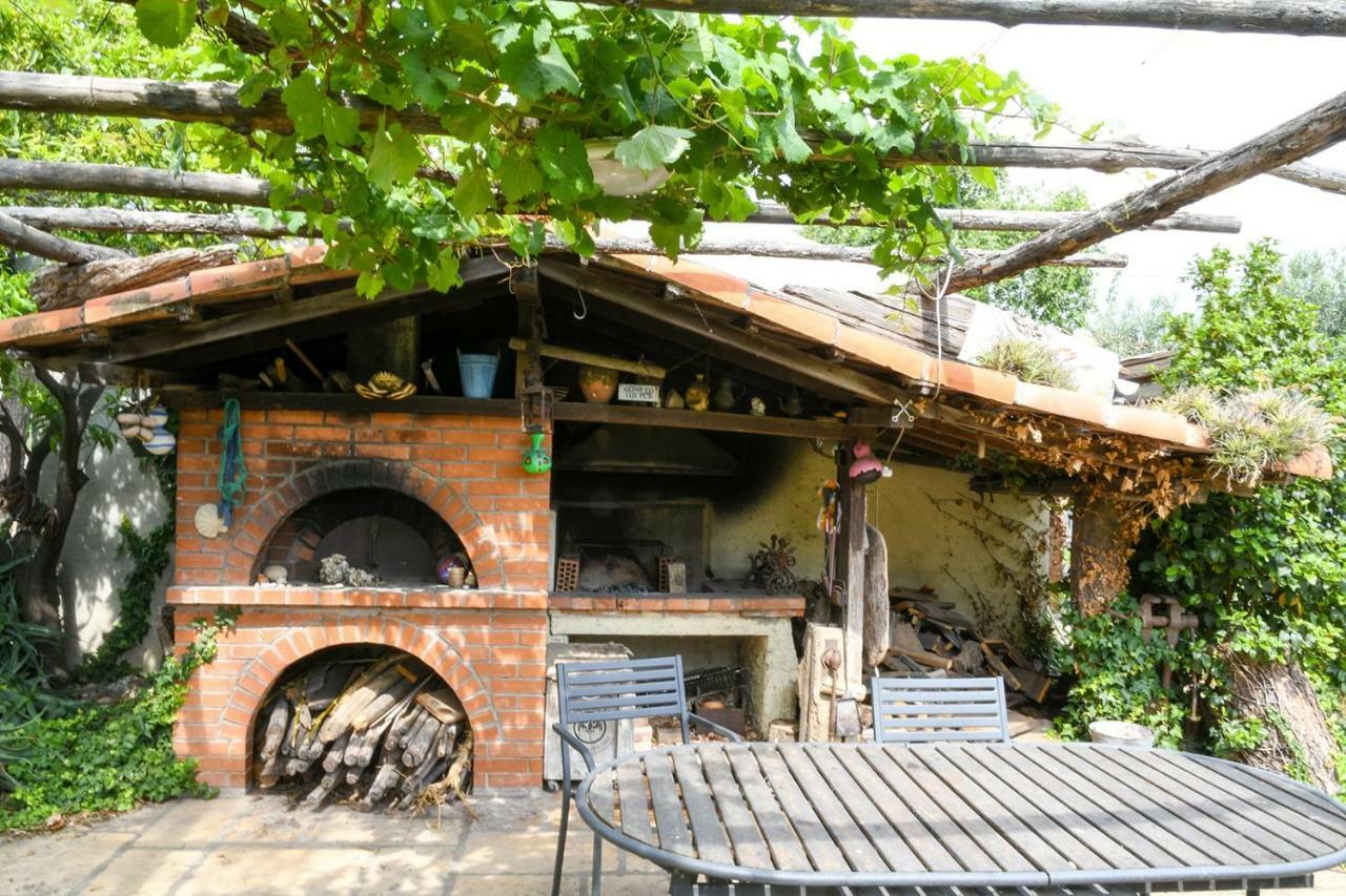 Гостевой дом Casa Zafferano Альбенга Экстерьер фото